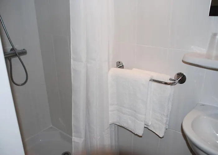 酒店 Le Charleston 罗德兹